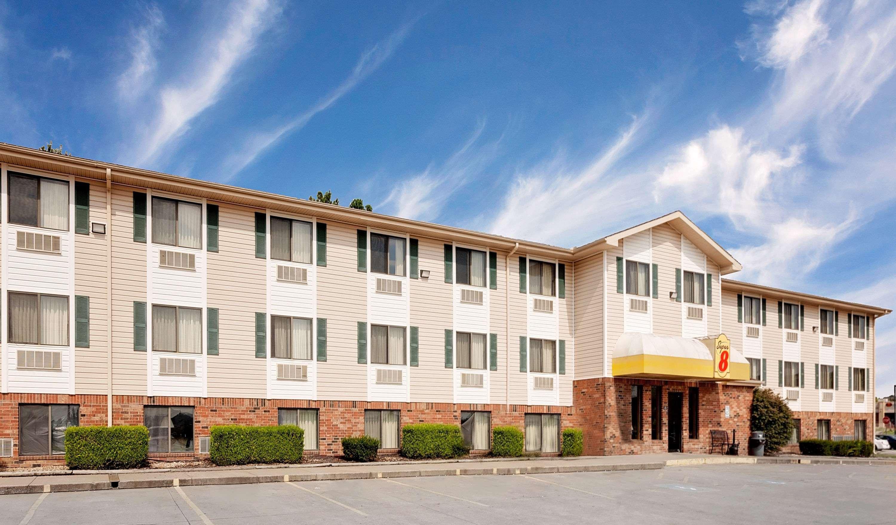 Super 8 By Wyndham Fayetteville Zewnętrze zdjęcie